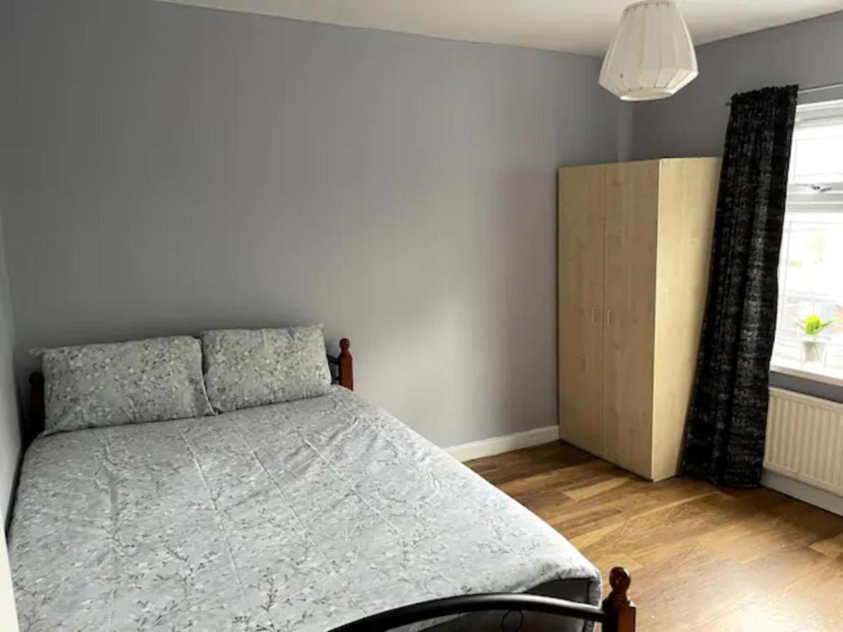 Modern 5 Bedroom Family House - 18 Mins To Station London Bagian luar foto
